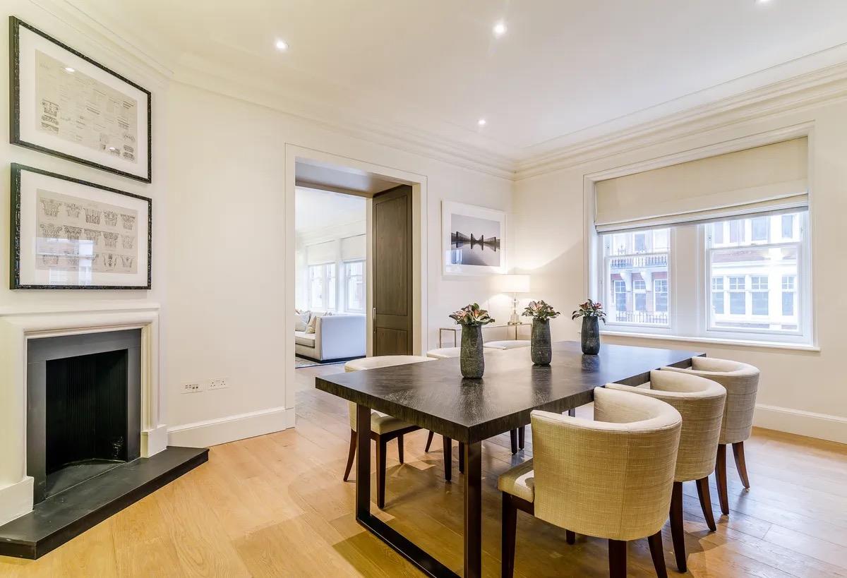 3 bed property in Duke Street, London